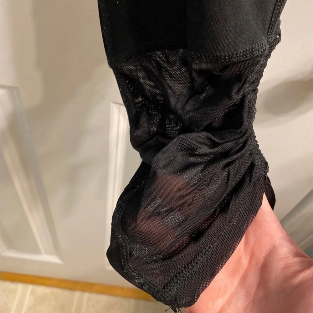 Layer 8 Cropped Leggings - Picture 2 of 5